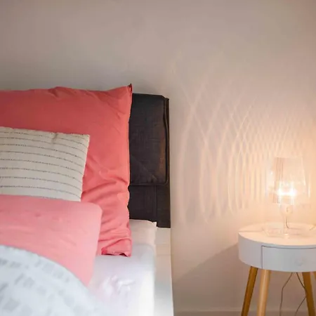 Eins Apartment *